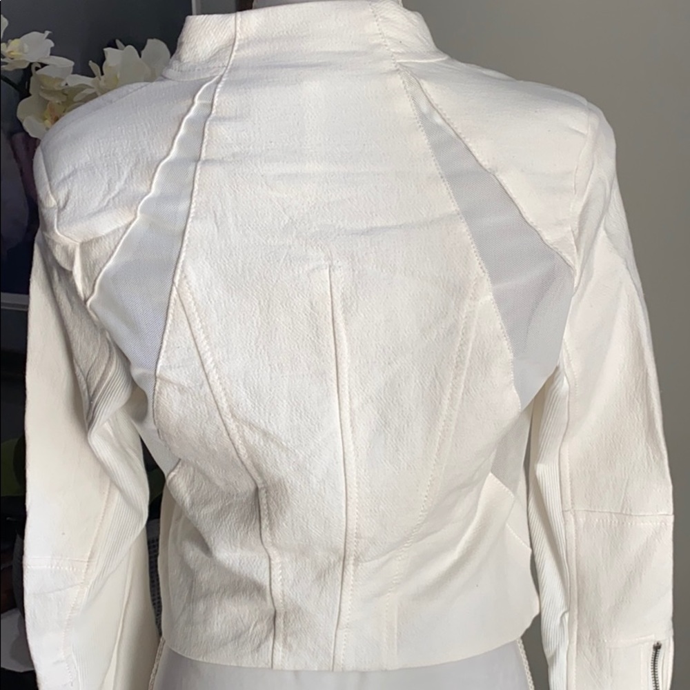 BLANKNYC Mesh Detail Crepe Jacket Windy City Small - Picture 12 of 12